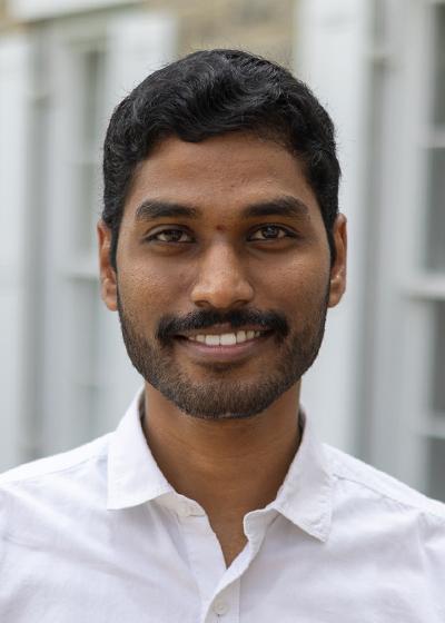 Nikhil Komalla outside headshot.